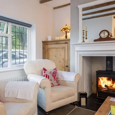 Bell - Pretty Period Dog Friendly Northallerton